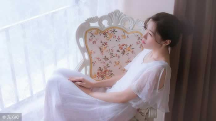 挽回感情：做回温柔小女人，找回亲密关系的平衡(图2)