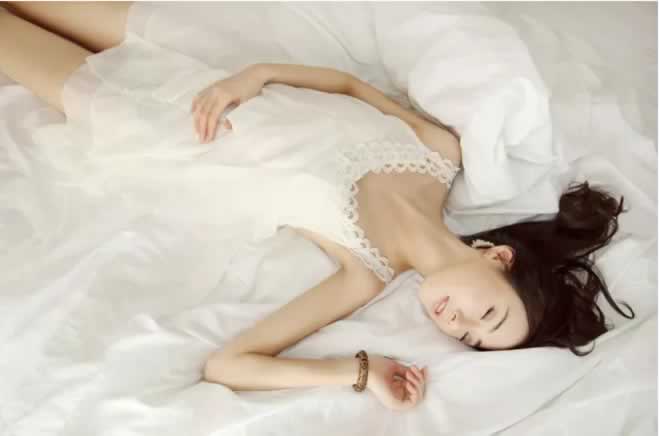 男人冷淡不回信息，聪明女人如何挽回？(图1)