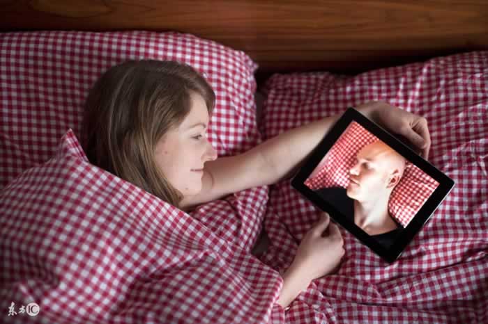 异地恋如何维系？用心沟通和信任是关键(图1)