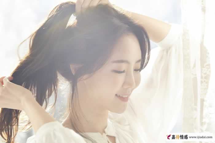 男女交往技巧：如何让对方主动和你聊天(图2)