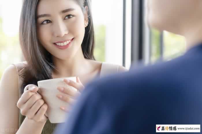 如何让女人主动找你聊天？3个实用方法(图3)