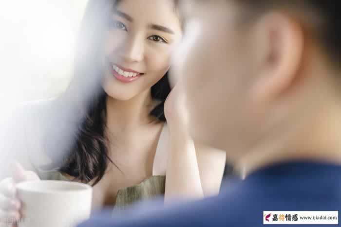 男人越爱你，这三件事越会保持沉默(图2)