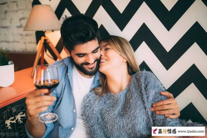 男人心里有了别人，睡前会有哪些异常表现？(图3)