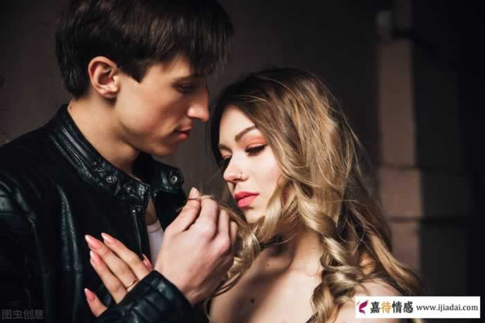 男人心里有了别人，睡前会有哪些异常表现？(图2)