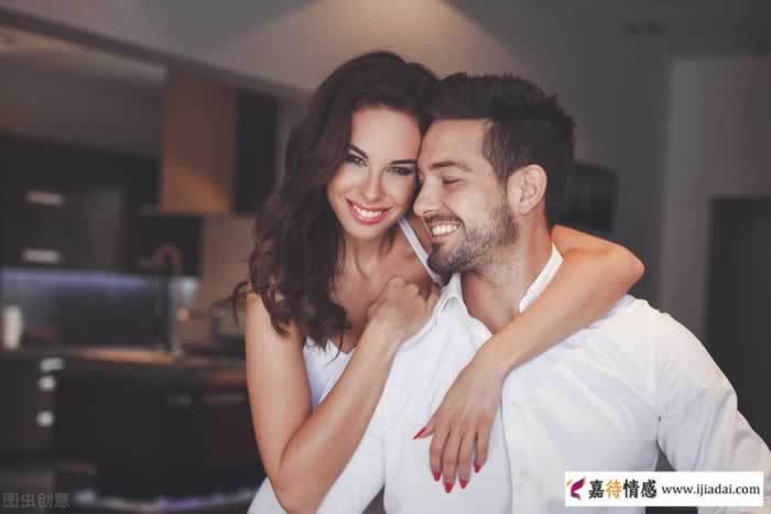 女人对你做这三件事，说明她已开始算计你(图1)