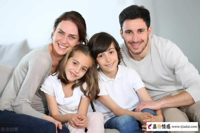 爱人与家人冲突如何抉择？智慧选择才是关键(图2)