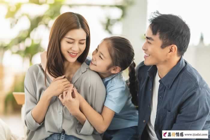 中年女人缺爱缺钱哪个更可怕？爱自己才是关键(图1)