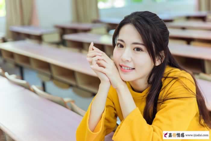 中年女人缺爱缺钱哪个更可怕？爱自己才是关键(图2)