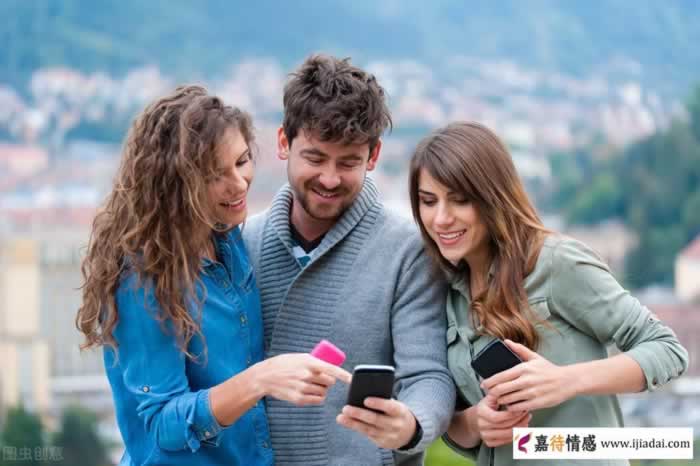 中年人为何逐渐淡出朋友圈？原因令人深思(图1)