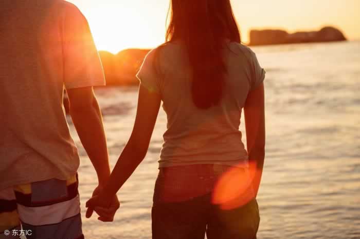 前男友回头挽回，该不该再给他一次机会(图1)