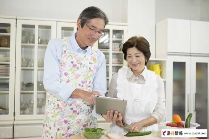 老夫老妻的婚姻危机：平淡、忽略与死气沉沉如何侵蚀感情(图4)