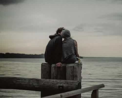 女友突然分手背后的心理真相，如何挽回与重建关系 - 顾觅佳偶婚恋网