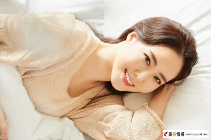 男人对女人好不好，关上房门的3个表现最真实(图2)