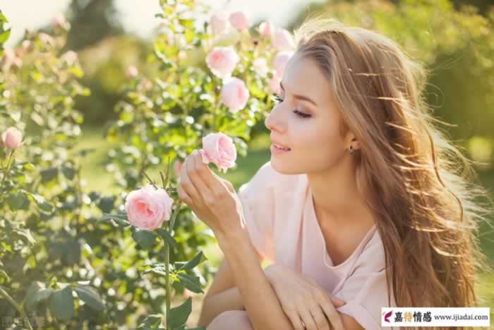 女人暗恋你的两个明显信号，别再错过(图1)