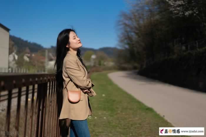 刀子嘴豆腐心的女性在感情中常陷两难(图1)