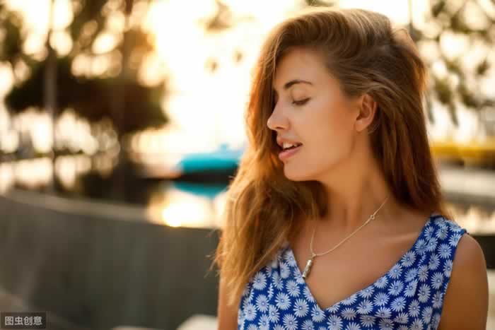 分手后如何走出伤痛，重新找回自我(图1)