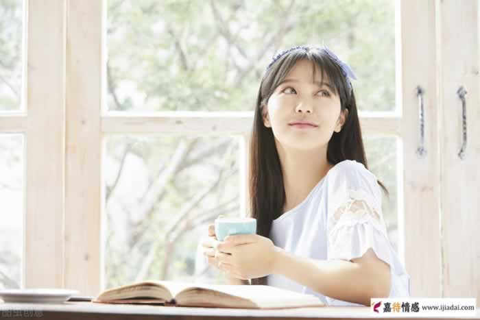 爱情中无需讨好，真心付出才是长久之道(图2)