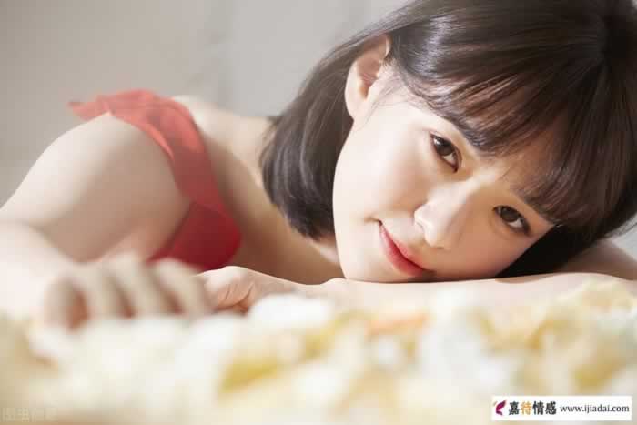 如何从细节看出她是否单身？(图2)