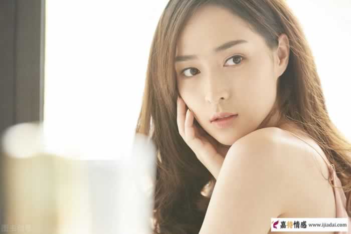 如何从细节看出她是否单身？(图1)