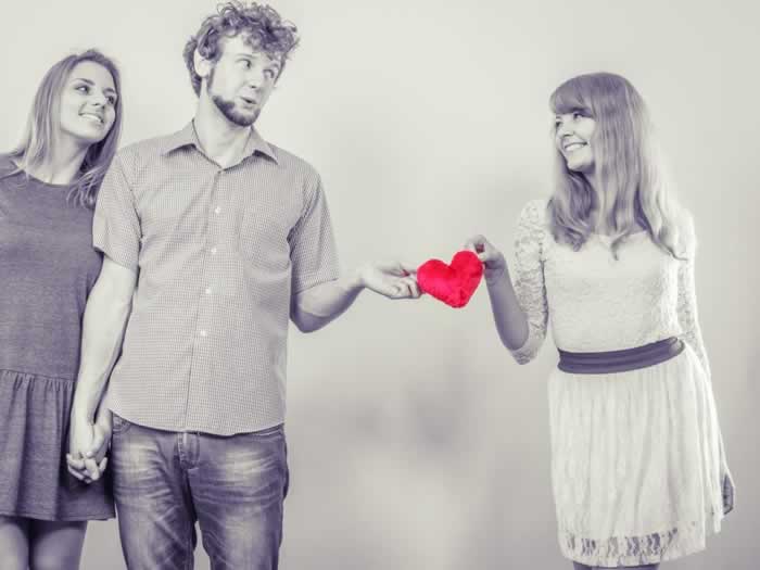 爱上不该爱的人注定伤痛？如何走出情感困境(图3)