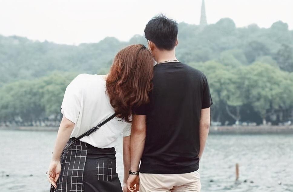 异地恋分手怎么挽回女友？方法指南(图3)