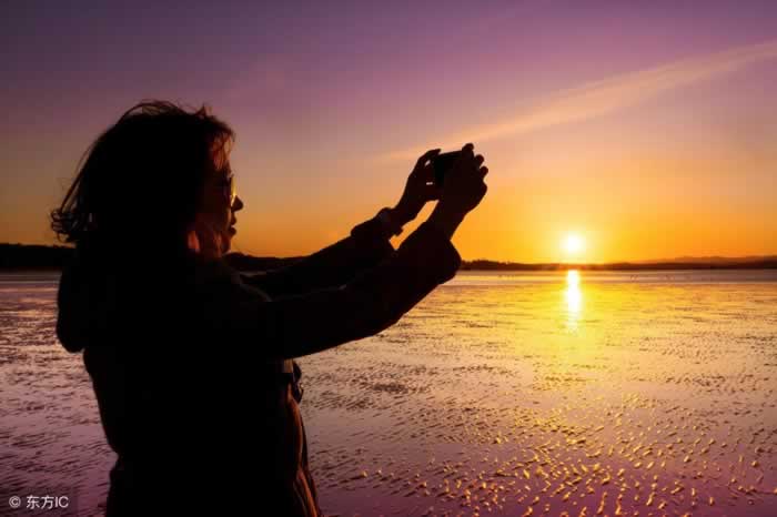 男人再爱一个女人，这三件事，打死都不会做(图3)