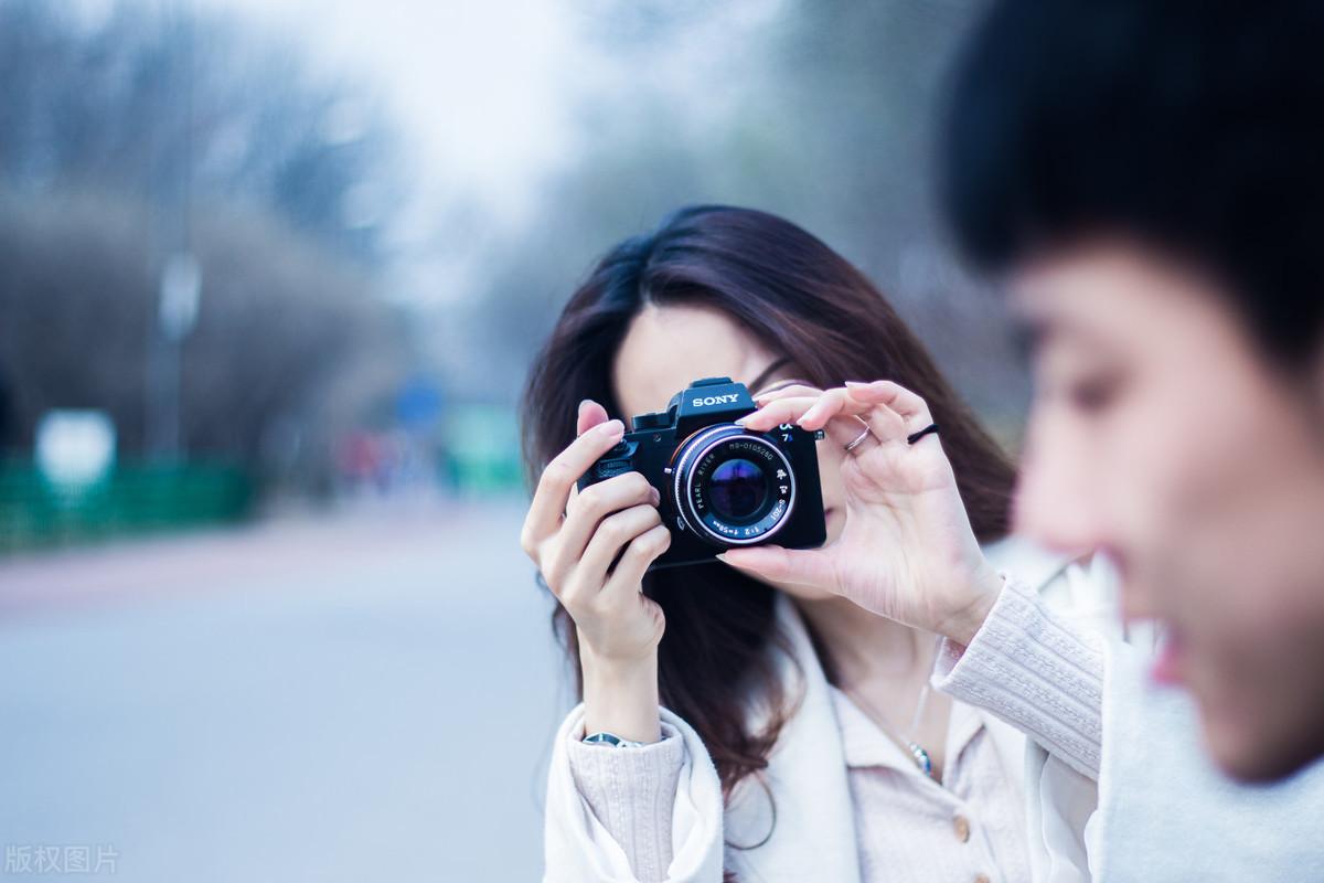 前女友变成现女友一点都不难？资深情感老师有妙招(图1)