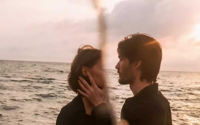 正在经历“丧偶式”婚姻?想要改变现状,做这3件事(图3) 正在经历“丧偶式”婚姻?想要改变现状,做这3件事(图3)