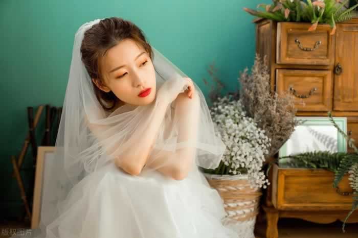 男人既然出轨背叛了，为何大部分都不愿意去离婚？(图1)