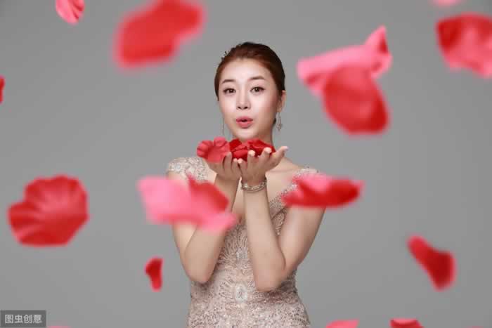 分手后，如何让前任心甘情愿等你？(图3)