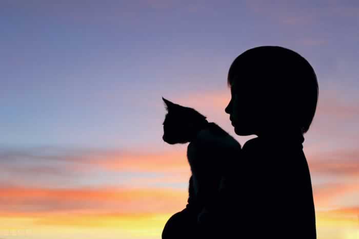 因为从小缺爱，恋爱总是用力过猛，3个方法助你改变(图1)