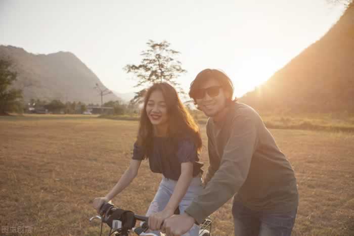 因为从小缺爱，恋爱总是用力过猛，3个方法助你改变(图3)