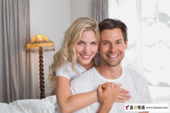 男人内心弱爆的2种表现｜情感关系实用指南(图2)