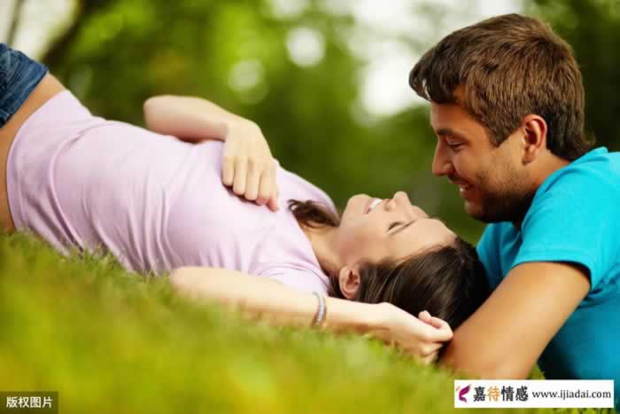 中年女性若在这些方面对你坦诚，可能并不感兴趣｜情感洞察全攻略(图1)