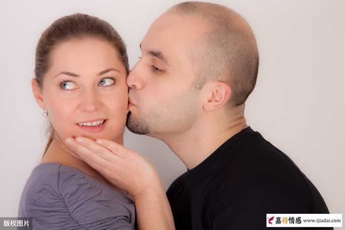 女同事分食一半食物是否合适｜职场界限感全攻略(图3)