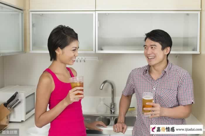 如何判断男人是否真心爱你｜情感关系核心技巧(图1)