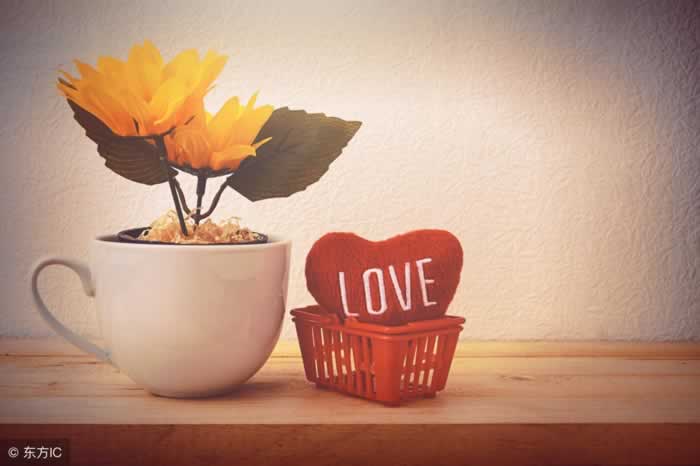 女人有这三个迹象时，说明已经怀疑人生了｜实用指南(图1)