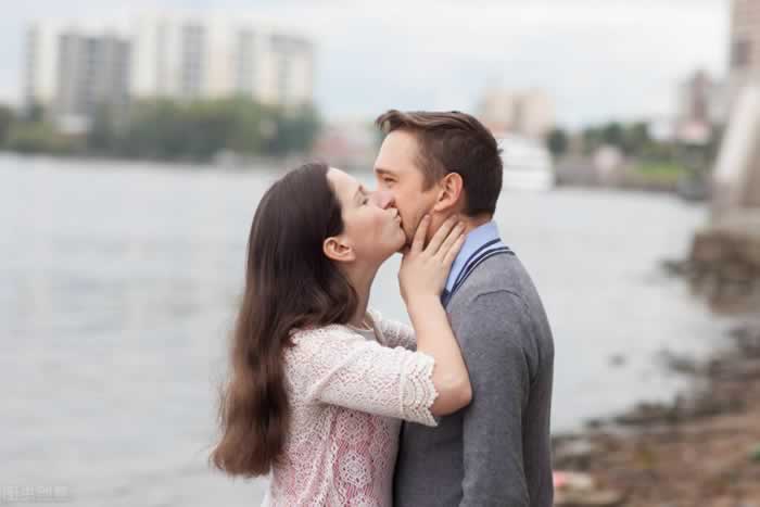 和女朋友冷战怎么办|哄女友实用指南(图3) 和女朋友冷战怎么办|哄女友实用指南(图3)