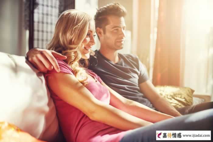 不能见光的爱情，男人和女人谁付出代价更大？过来人感受真实(图1)