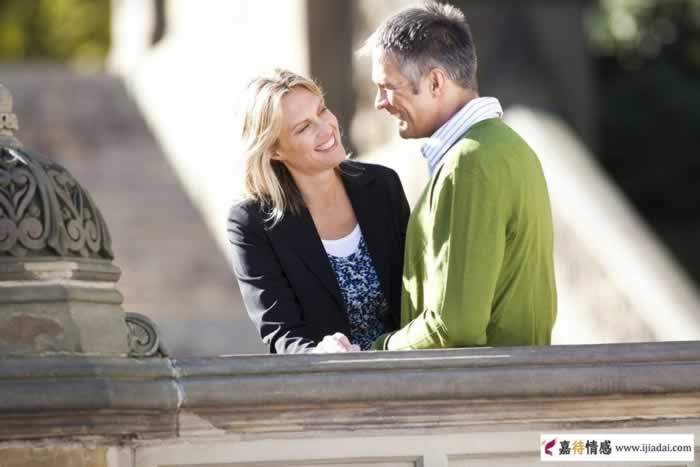 离婚不离家女人图什么？40岁女人现实答案(图2)