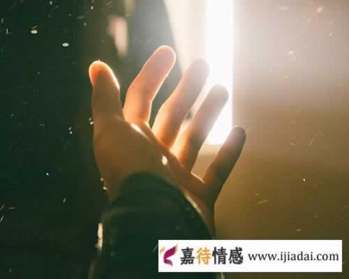 如何让男朋友越来越在意你成功挽回男友的手段全攻略(图1)