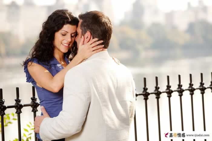 男人舍不得哪种情人？聪明情人的3个特质让男人愧疚｜情感解析(图1)