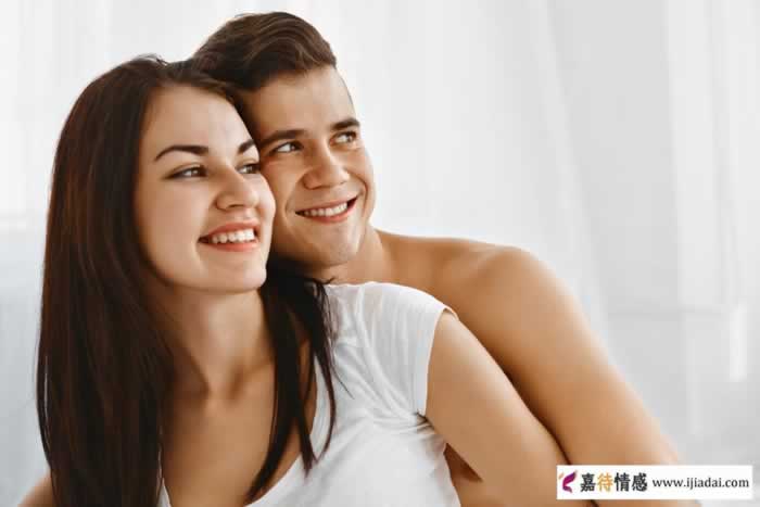 中年女人对你有意思会发这些朋友圈｜识别信号全攻略(图2)