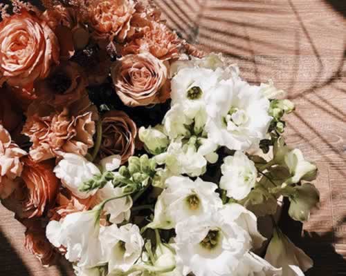 中年女人对你有意思会发这些朋友圈｜识别信号全攻略 - 顾觅佳偶婚恋网