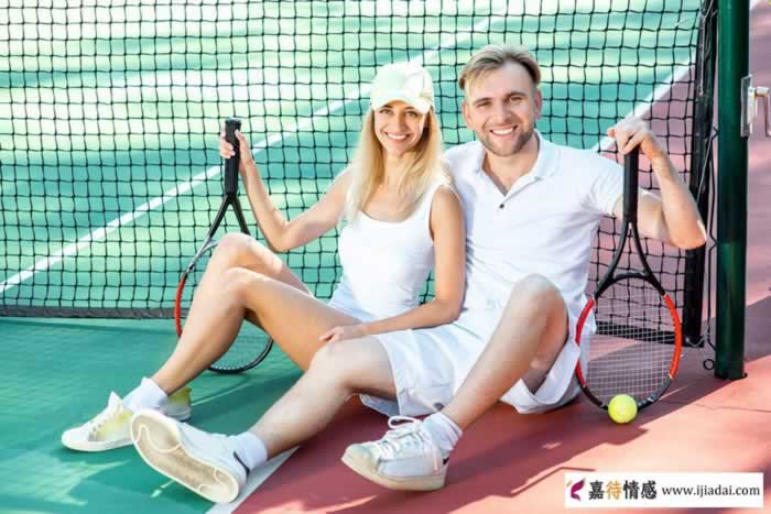 长期缺爱的女人会做这些事｜中年情感信号解读(图1)