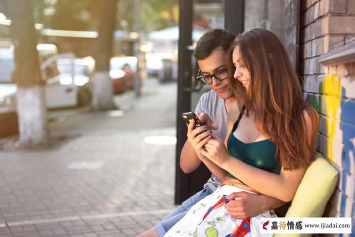 长期缺爱的女人会做这些事｜中年情感信号解读(图3)