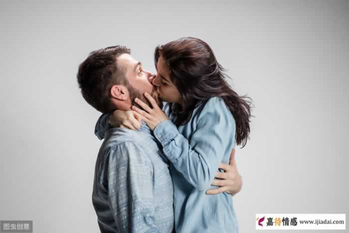 女人变心后肢体语言暴露｜情感识别核心技巧(图1)