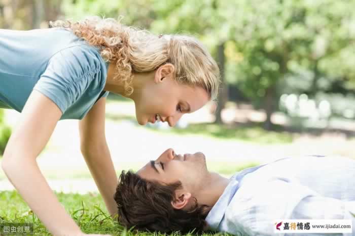 男人不规矩行为中年女人最爱｜情感吸引实用技巧(图3)