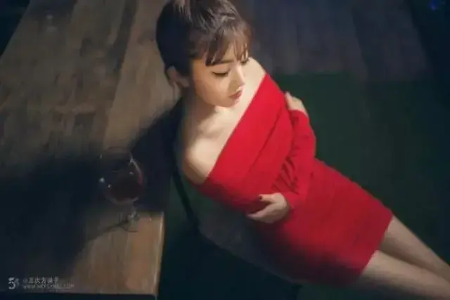 如何吸引前任的实用技巧｜女性魅力提升全攻略(图2)