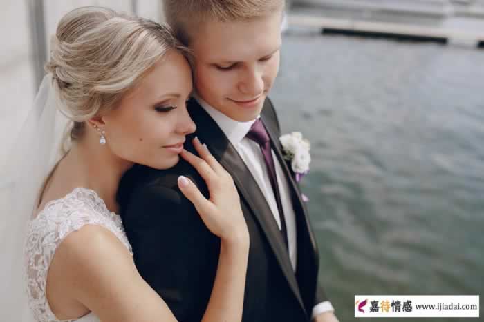 让大部分男人戒不掉的女人，她们的长相都很特别(图4)